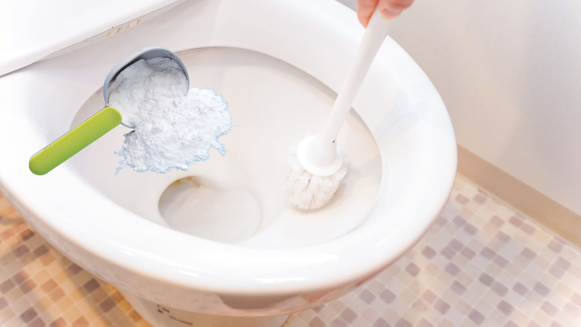 Nettoyage d'une cuvette de toilette avec du bicarbonate de soude pour enlever le cerne de calcaire.